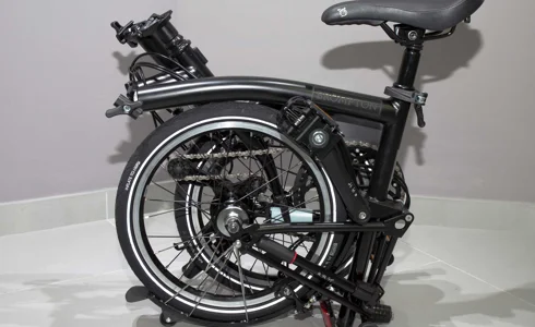 Park and Pedal’ - how might more sustainable transport behaviours emerge if cars integrated folding e-bikes into their design? Park and Pedal’ - how might more sustainable transport behaviours emerge if cars integrated folding e-bikes into their design?