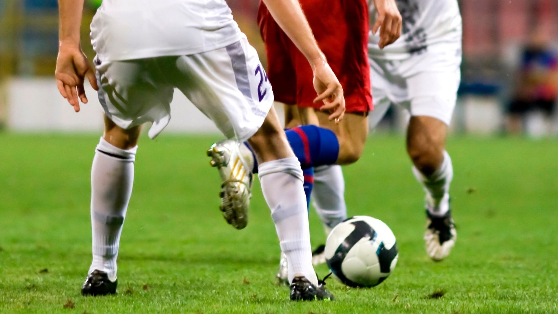 Holding out for a hero or taking the lead? Maintaining climate hope and action in sport